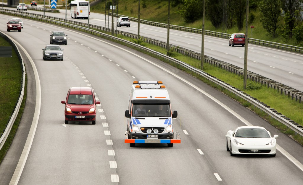 Sprinter mätbil på väg någonstans i Sverige.