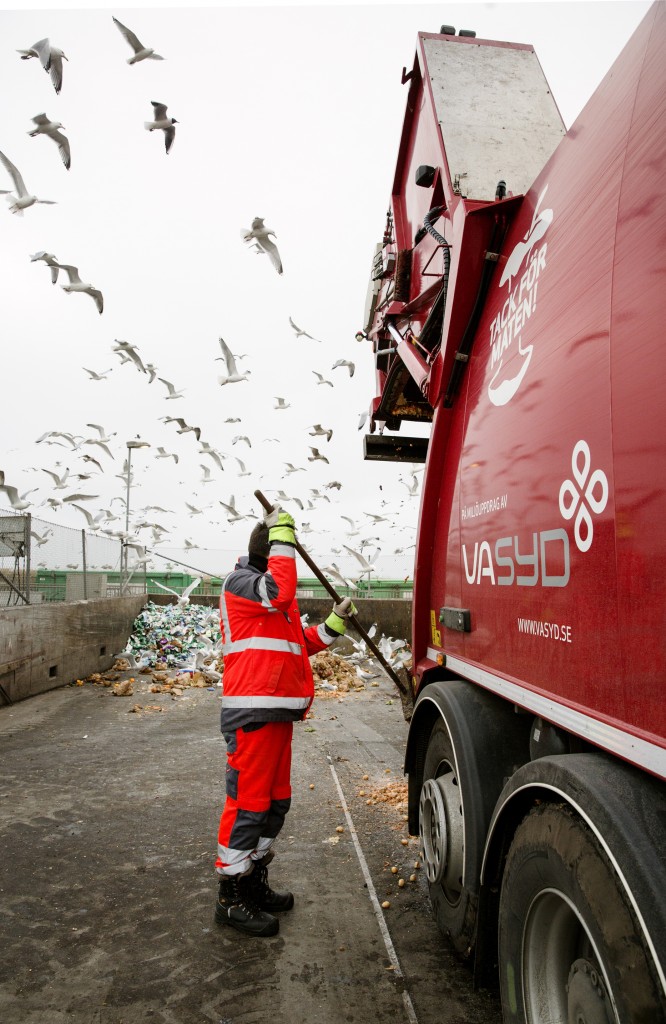 Cirkeln sluts – matavfallet blir biogas som driver sopbilen. Foto: Ola Torkelsson.
