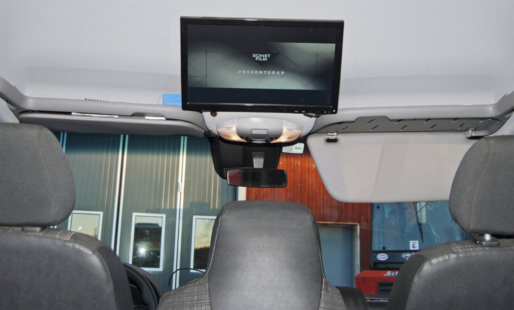 MULTIMEDIA. En mediaenhet med en 19-tumsskärm som kan kopplas till spel eller fungera som tv är uppskattat vid övernattning i bilen.